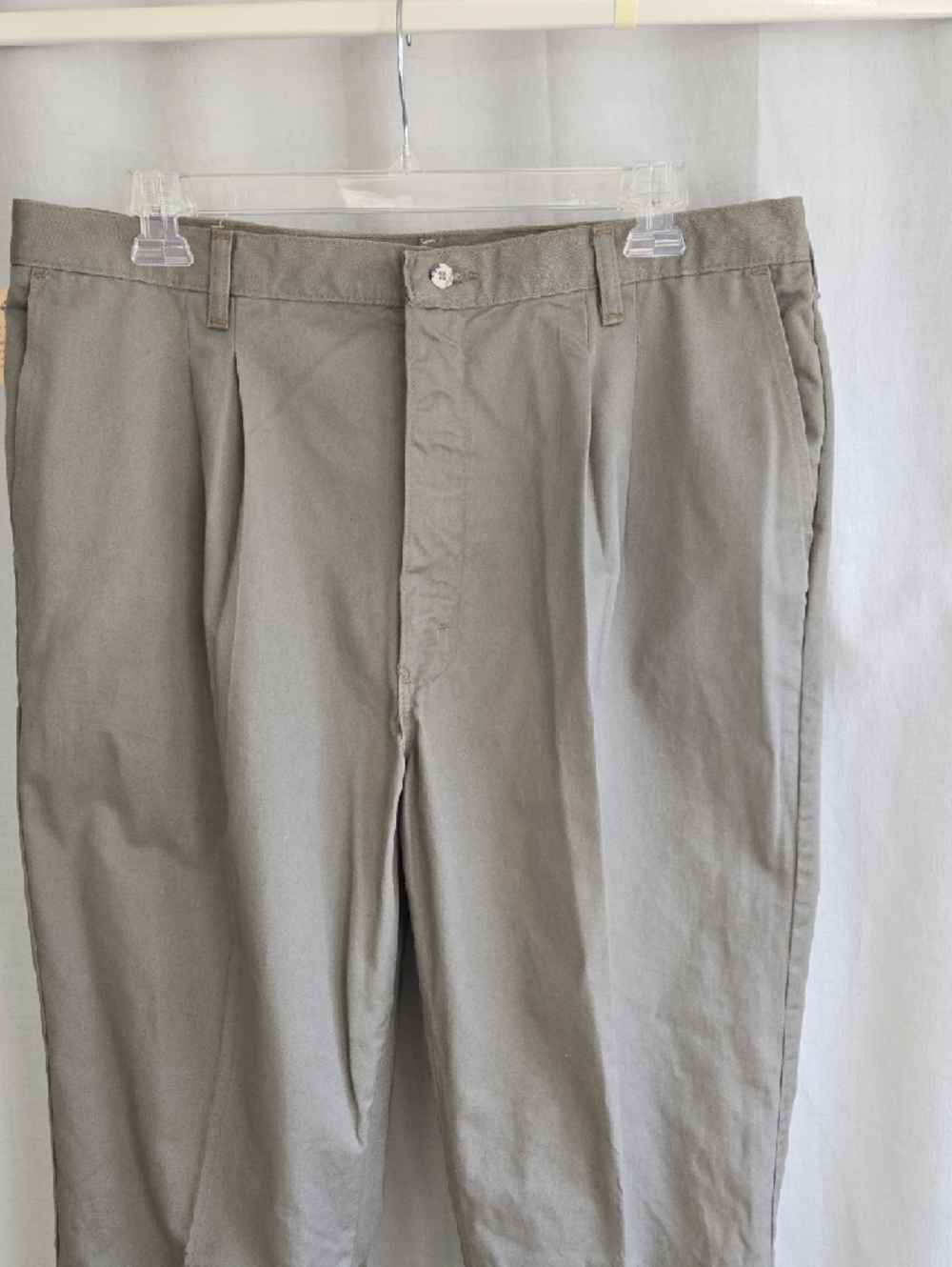 Men's Pleated Chino Pants in Light Taupe - Classic Straight - Picture 2 of 10